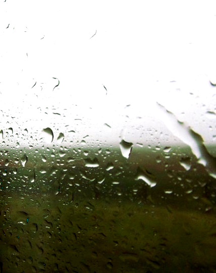 Wassertropfen auf Glas in Irland